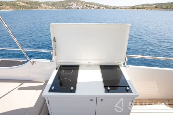 Motoryacht - Yacht Charter Sailica