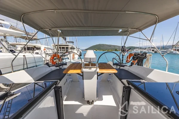 Hanse 418 - Yacht Charter Sailica