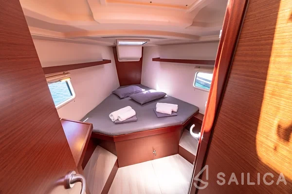 Hanse 418 - Yacht Charter Sailica