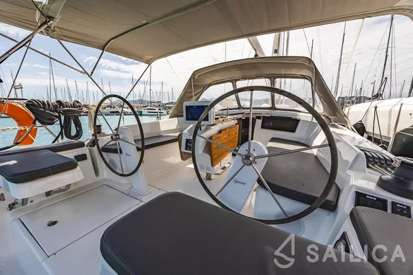 Hanse 418 - Yacht Charter Sailica