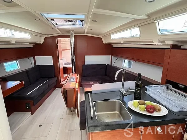 Hanse 418 - Yacht Charter Sailica