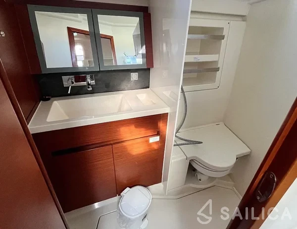 Hanse 418 - Yacht Charter Sailica