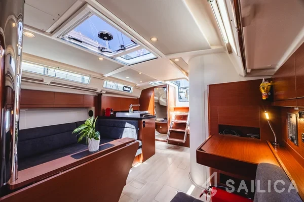 Hanse 418 - Yacht Charter Sailica
