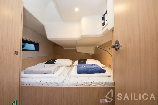 Bavaria C42 - Yacht Charter Sailica