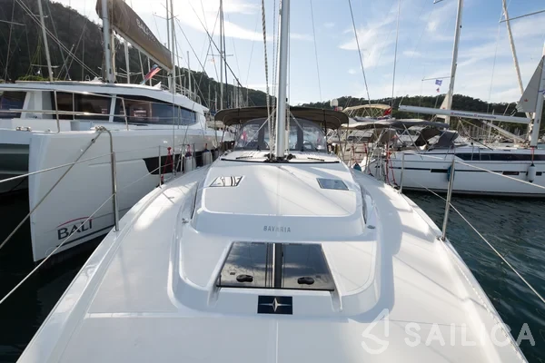 Bavaria C42 - Yacht Charter Sailica