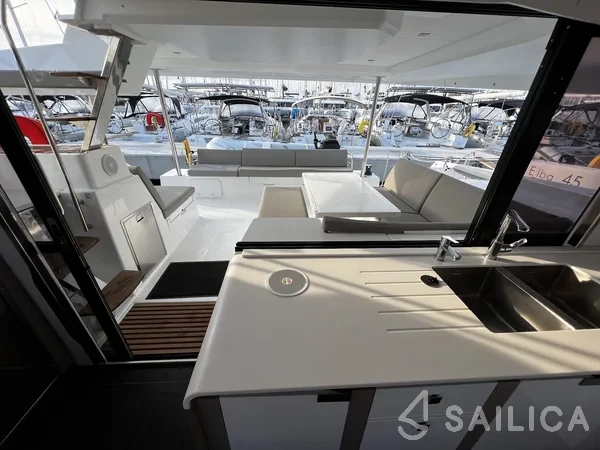 Tanna 47 - Yacht Charter Sailica