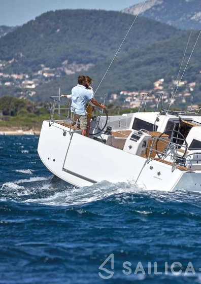 Sun Odyssey 410 - Yacht Charter Sailica