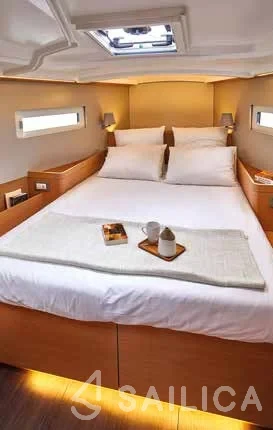 Sun Odyssey 410 - Yacht Charter Sailica