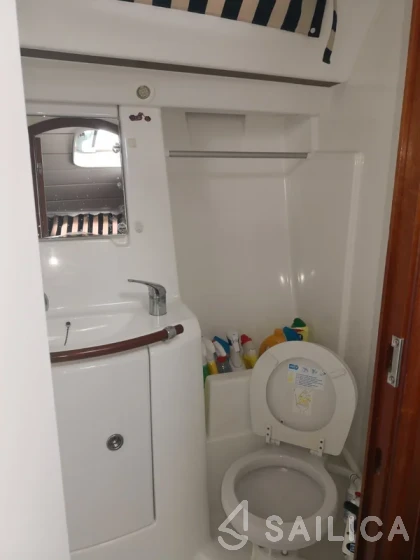 Beneteau 393 - Yacht Charter Sailica