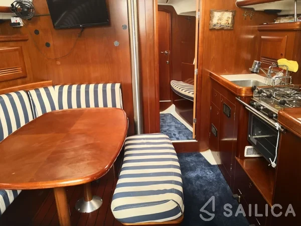Beneteau 393 - Yacht Charter Sailica