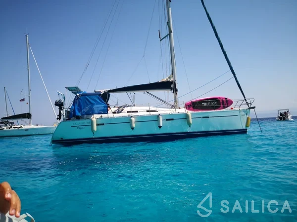 Beneteau 393 - Yacht Charter Sailica