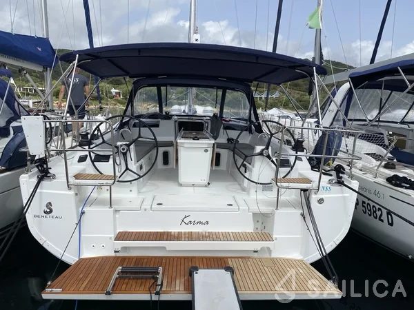 Oceanis 40.1 - Yacht Charter Sailica