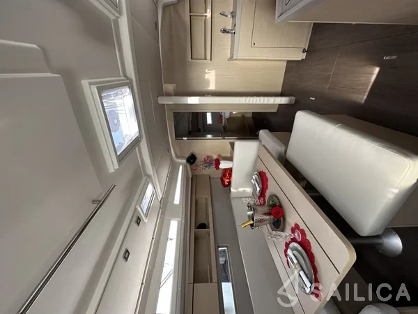 Oceanis 40.1 - Yacht Charter Sailica