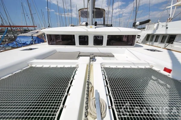 Lagoon 450  Flybridge - Yacht Charter Sailica