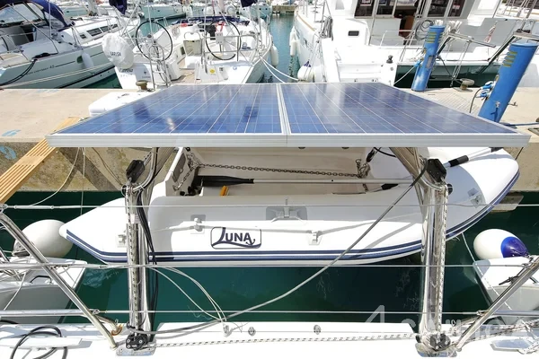 Lagoon 450  Flybridge - Yacht Charter Sailica