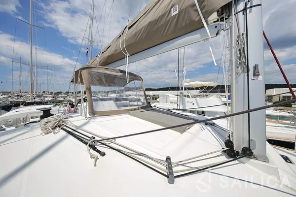 Lagoon 450  Flybridge - Yacht Charter Sailica