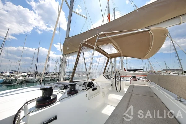 Lagoon 450  Flybridge - Yacht Charter Sailica