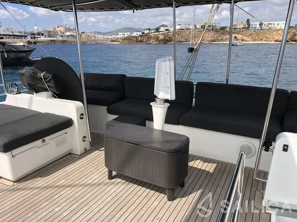 Lagoon 620 - Yacht Charter Sailica