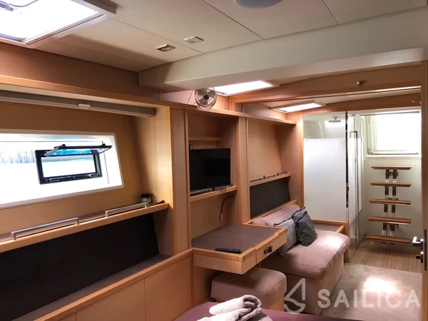 Lagoon 620 - Yacht Charter Sailica