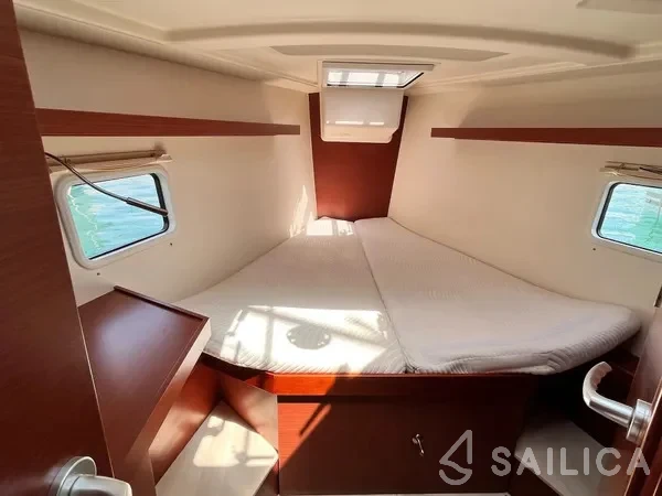 Hanse 418 - Yacht Charter Sailica