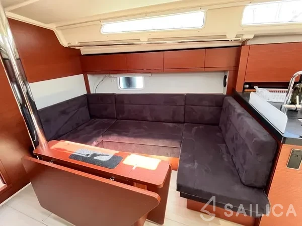 Hanse 418 - Yacht Charter Sailica