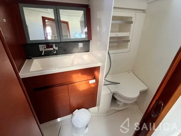 Hanse 418 - Yacht Charter Sailica