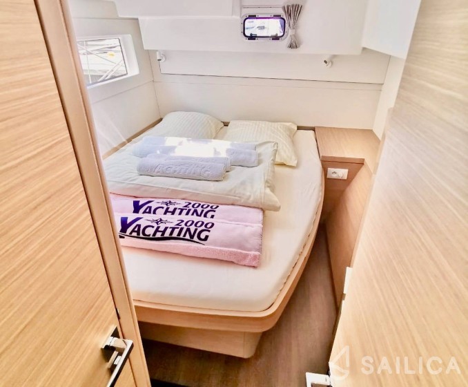 Lagoon 40 - Yacht Charter Sailica