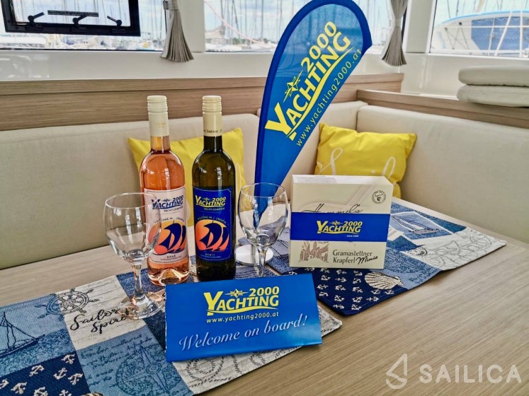 Lagoon 40 - Yacht Charter Sailica