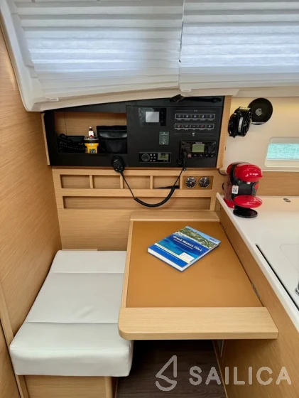 Sun Odyssey 410 - Yacht Charter Sailica