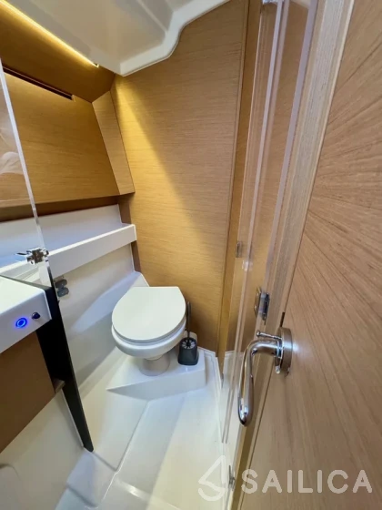 Sun Odyssey 410 - Yacht Charter Sailica