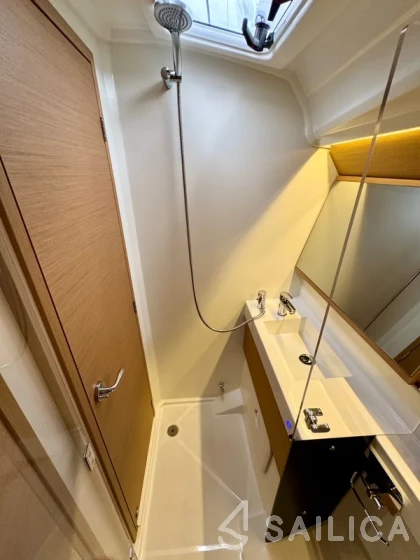 Sun Odyssey 410 - Yacht Charter Sailica