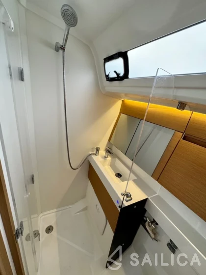 Sun Odyssey 410 - Yacht Charter Sailica