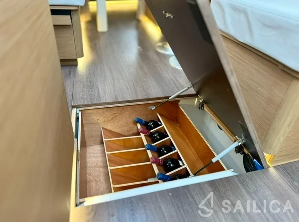 Sun Odyssey 410 - Yacht Charter Sailica