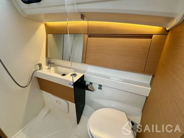 Sun Odyssey 410 - Yacht Charter Sailica