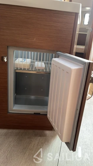 Oceanis 40.1 - Yacht Charter Sailica