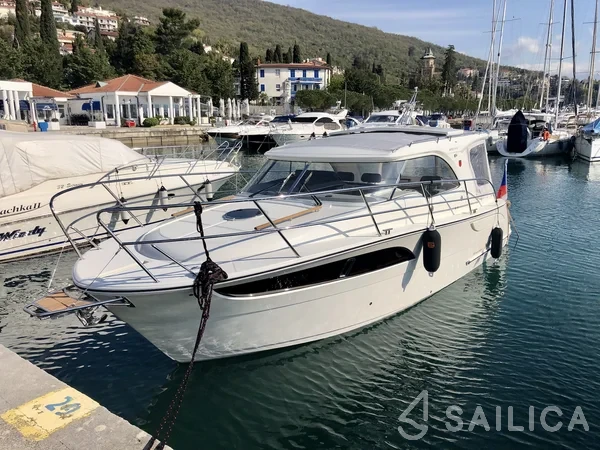 Marex 310 Sun Cruiser - Yacht Charter Sailica