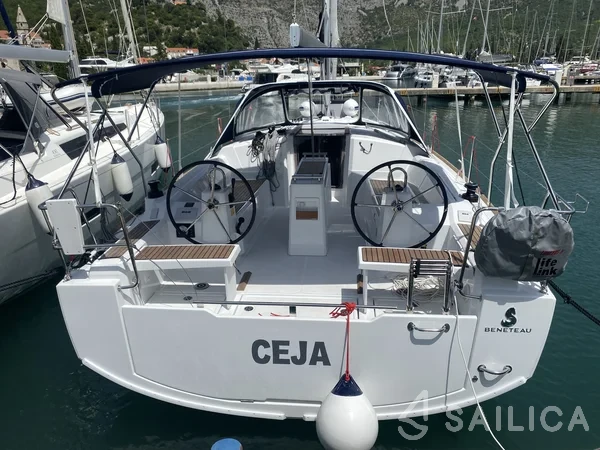 Oceanis 38.1 - Yacht Charter Sailica