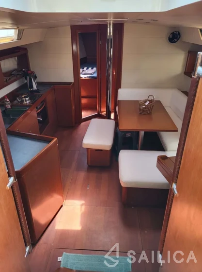 Oceanis 45 - Yacht Charter Sailica