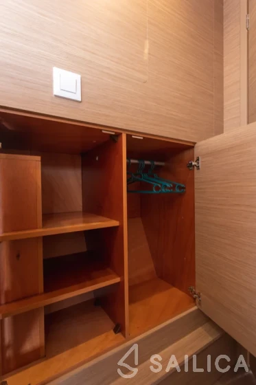 Lagoon 42 - Yacht Charter Sailica