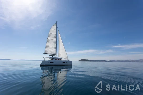 Lagoon 42 - Yacht Charter Sailica