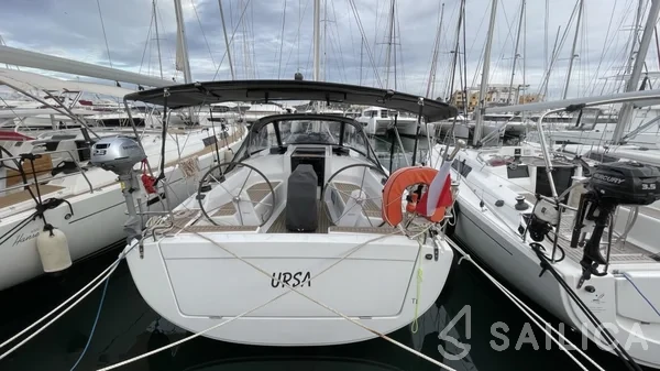 Hanse 348 - Yacht Charter Sailica