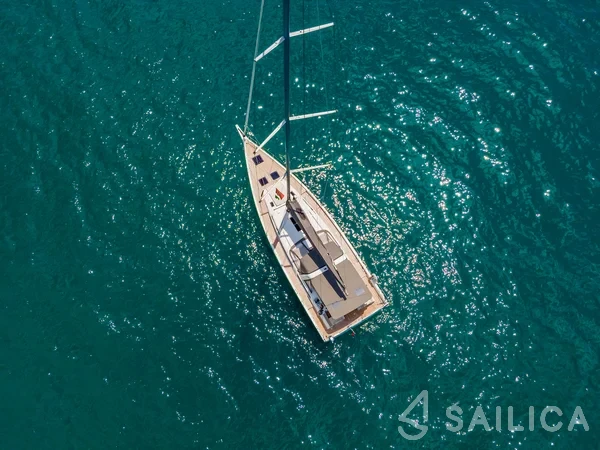 Oceanis 54 - Yacht Charter Sailica