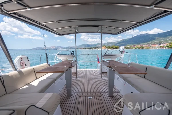 Oceanis 54 - Yacht Charter Sailica