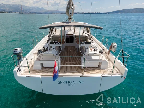 Oceanis 54 - Yacht Charter Sailica