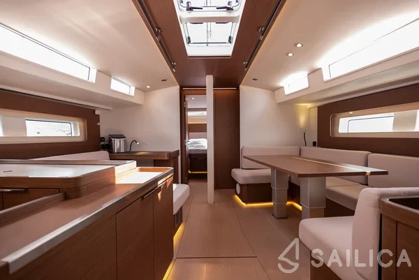 Oceanis 54 - Yacht Charter Sailica