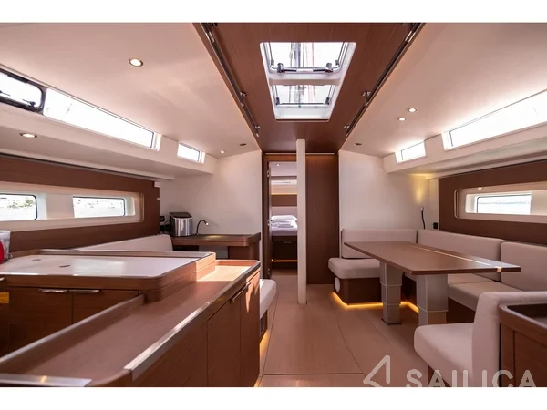 Oceanis 54 - Yacht Charter Sailica