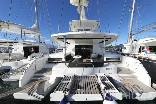 Lagoon 50 - Yacht Charter Sailica