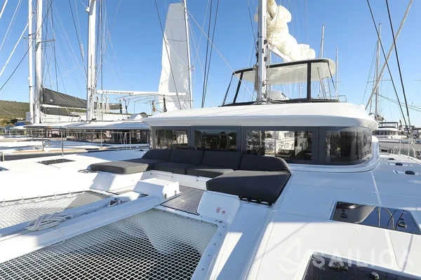 Lagoon 50 - Yacht Charter Sailica