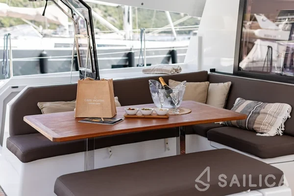 Tanna 47 - Yacht Charter Sailica