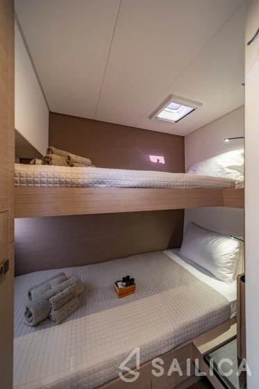 Tanna 47 - Yacht Charter Sailica